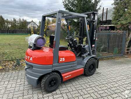 LPG VZV 1999  Toyota 6FG25 (1)