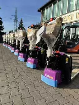 Wózki niskiego podnoszenia 2025  Jungheinrich PTL 1.5 (11)