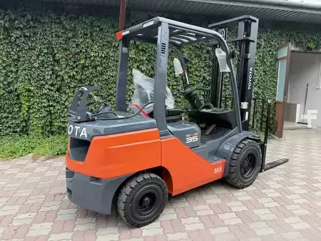 LPG VZV 2024  Toyota 02-8FGJF35 (1)