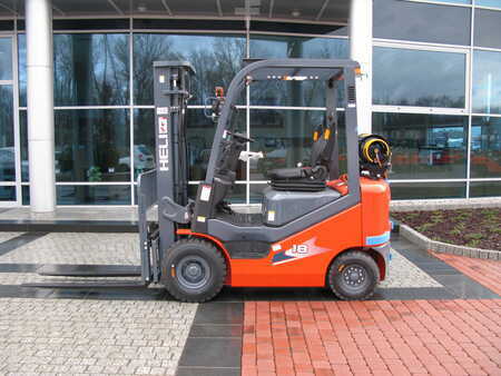 Nestekaasutrukki 2025  Heli CPYD18-KU1H (1)