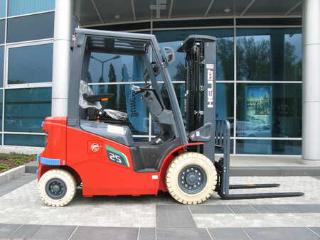 4-wiel elektrische heftrucks 2025 Heli CPD25-GB2-LI-M (1)