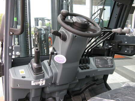 4-wiel elektrische heftrucks 2025 Heli CPD25-GB2-LI-M (4)