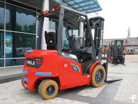 Eléctrico - 4 rodas 2025  Heli CPD35-GB2-LI-M (2)