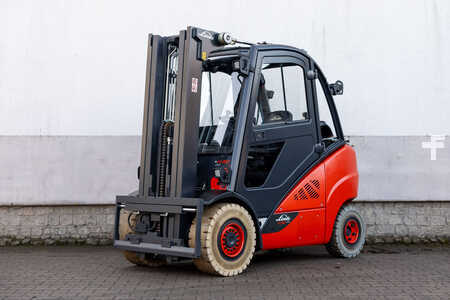 Gázüzemű targoncák 2019  Linde H30T-02 EVO (1)