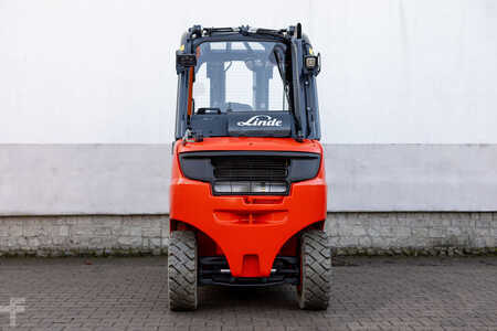 Gázüzemű targoncák 2019  Linde H30T-02 EVO (4)