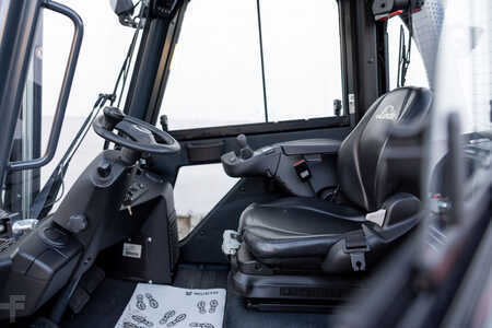 Gázüzemű targoncák 2019  Linde H30T-02 EVO (5)