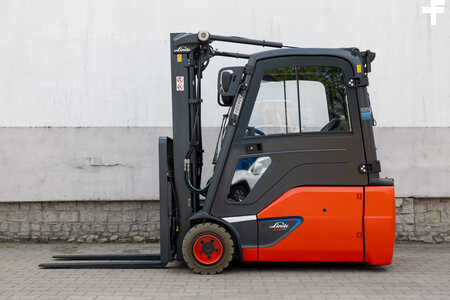 Elektromos 3 kerekű 2019  Linde E20L-02 Li-ION (2)