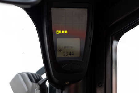Dízel targoncák 2014  Linde H35D-02 EVO (5)