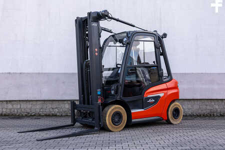 Gázüzemű targoncák 2022  Linde H25T-01 (1)