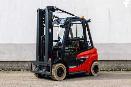 Gázüzemű targoncák 2020  Linde H25T-01 (1)