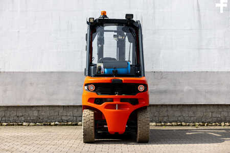 Gázüzemű targoncák 2020  Linde H25T-01 (3)