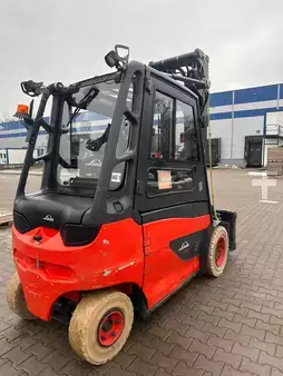 Elektryczne 4-kołowe 2023  Linde E35H-01/600 (2)