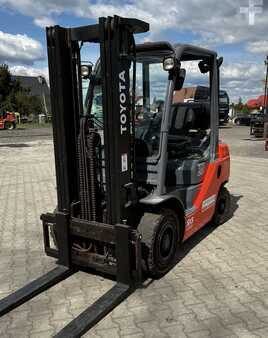 LPG Forklifts 2014  Toyota 02-8FGF25 (2)