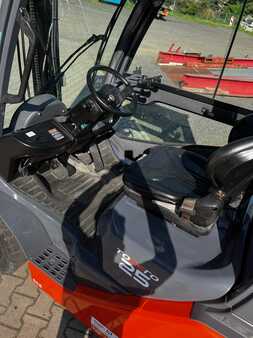 Propane Forklifts 2011  Toyota 02-8FGF25 (9)