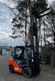 Propane Forklifts 2014  Toyota 02-8FGF30 (10)