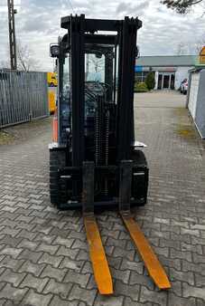 LPG Forklifts 2014  Toyota 02-8FGF30 (2)