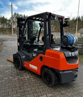 LPG Forklifts 2014  Toyota 02-8FGF30 (5)