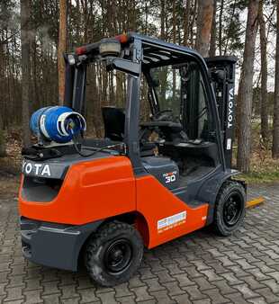 Propane Forklifts 2014  Toyota 02-8FGF30 (7)