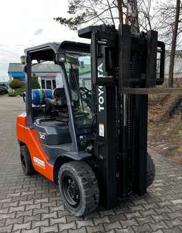 Propane Forklifts 2014  Toyota 02-8FGF30 (8)