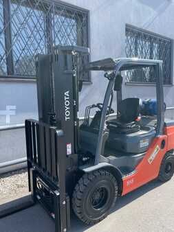 LPG Forklifts 2023  Toyota 02-8FGF25 (3) 