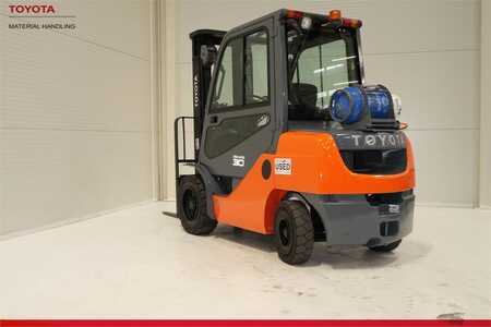 LPG Forklifts 2017  Toyota 02-8FGF30 (1) 