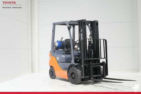 Propane Forklifts 2022  Toyota 02-8FGF15 (2)