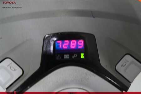 Porta-paletes elétrico 2018  Toyota LPE200 (3) 