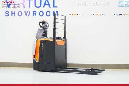 Electric Pallet Jacks 2018  Toyota LPE200 (2)