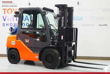 Propane Forklifts 2019  Toyota 02-8FGF30 (2)
