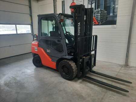 LPG Forklifts 2017  Toyota 02-8FGF30 (2)