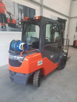LPG Forklifts 2017  Toyota 02-8FGF30 (4) 