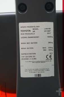 Porta-paletes elétrico 2017  Toyota LWE160 (4)