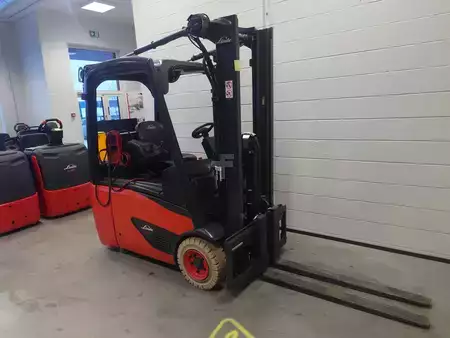 Carrelli elettrici 3 ruote 2024  Linde E16/386-02 (8)