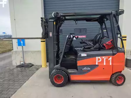 Carrelli elettrici 4 ruote 2019  Linde E35RHL/387 New Battery (3)