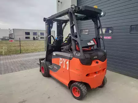 Carrelli elettrici 4 ruote 2019  Linde E35RHL/387 New Battery (4)