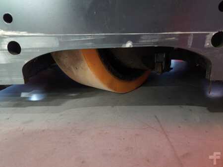 Reach Trucks 2019  Linde R14W HD/1120 wide version 1670 mm (15)