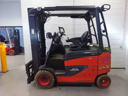 Carrelli elettrici 4 ruote 2019  Linde E30/600RH/387 Li-ION (2)