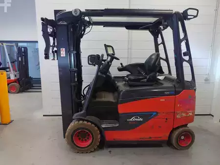 Carrelli elettrici 4 ruote 2019  Linde E30/600RH/387 Li-ION (3)