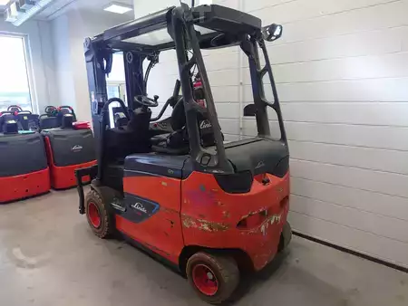 Carrelli elettrici 4 ruote 2019  Linde E30/600RH/387 Li-ION (4)