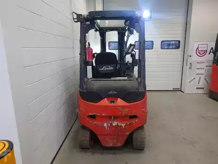 Carrelli elettrici 4 ruote 2019  Linde E30/600RH/387 Li-ION (5)