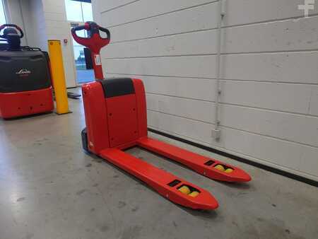 Nízkozdvižný vozík 2022  Linde MT15 (5)