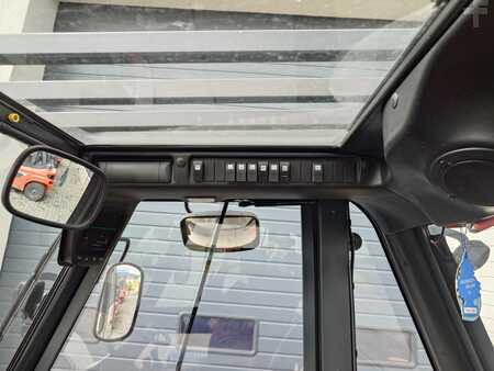 Elektryczne 4-kołowe 2023  Linde E70 (10)