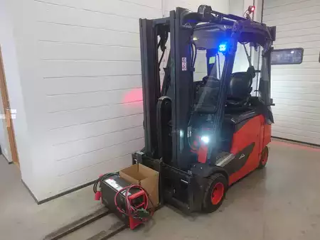 Carrelli elettrici 4 ruote 2024  Linde E20PH/386 (1)
