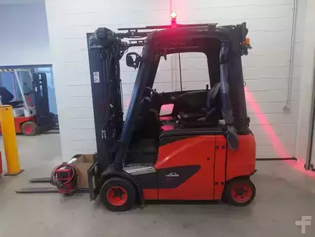 Carrelli elettrici 4 ruote 2024  Linde E20PH/386 (2)