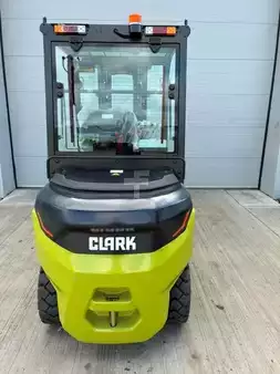 Eléctrica de 4 ruedas 2025 Clark L30XE (3)