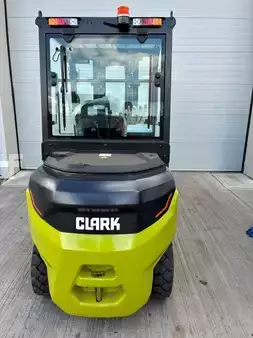 Elektro čtyřkolový VZV 2025  Clark L30XE (3)