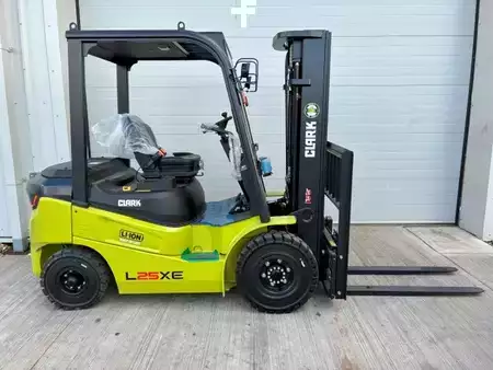 Elektro čtyřkolový VZV 2025  Clark L25XE (1)