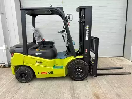 Eléctrica de 4 ruedas 2025 Clark L25XE (1)