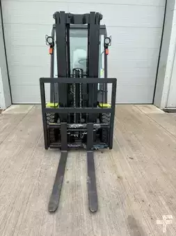 Elektro čtyřkolový VZV 2025  Clark L25XE (3)