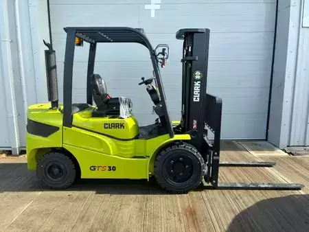 Dieselový VZV 2026  Clark GTS30D (1)